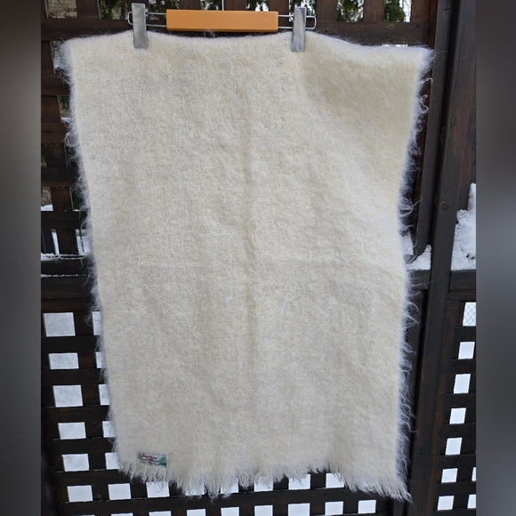 Vintage Accessories - Vintage Glen Cree Mohair Shawl